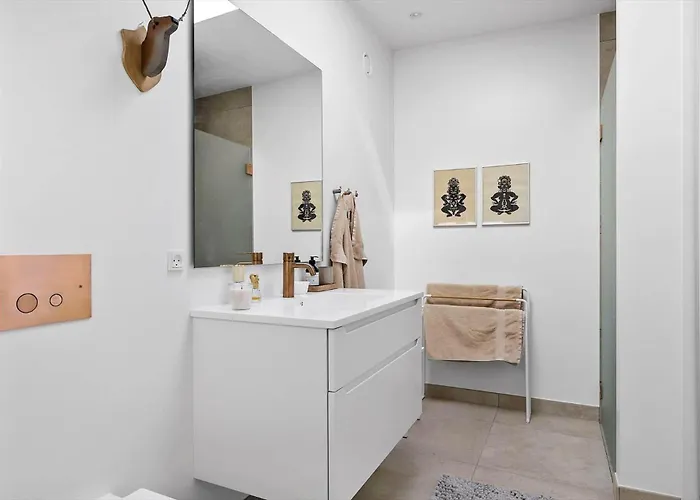 5607-svaneke-mollebakken-8-p * Svaneke